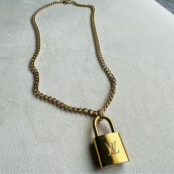 Louis Vuitton Lock Necklace Stainless Steel Curb Chain Gold Tone - Picture 6 of 15